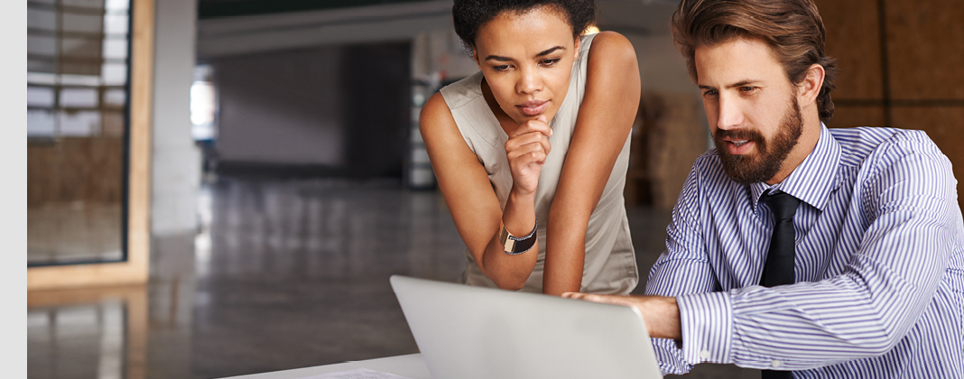 Shot of two architects working together at a laptophttp://195.154.178.81/DATA/i_collage/pu/shoots/806088.jpg